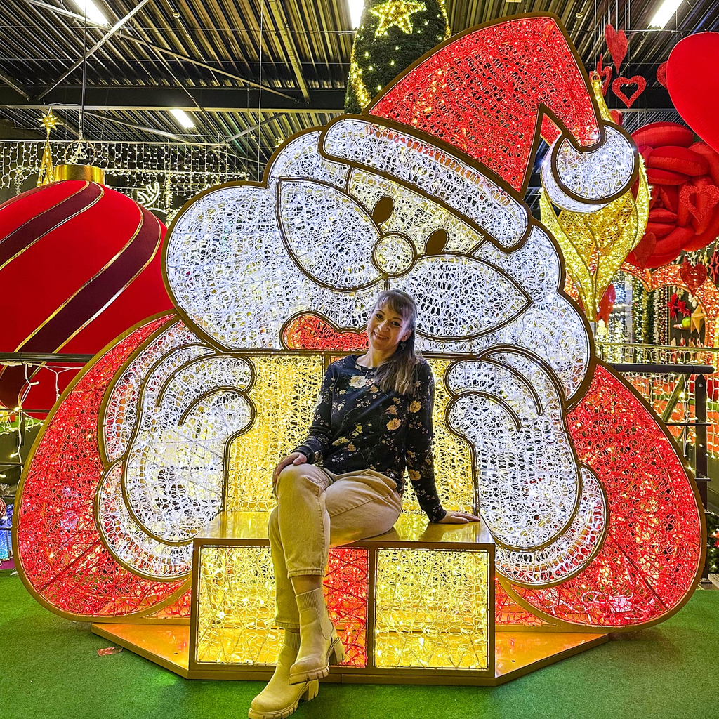 Père-Noël illuminé "Waco" - leds blanc, blanc chaud et rouge - 235 x 255 x 65 cm - 24V