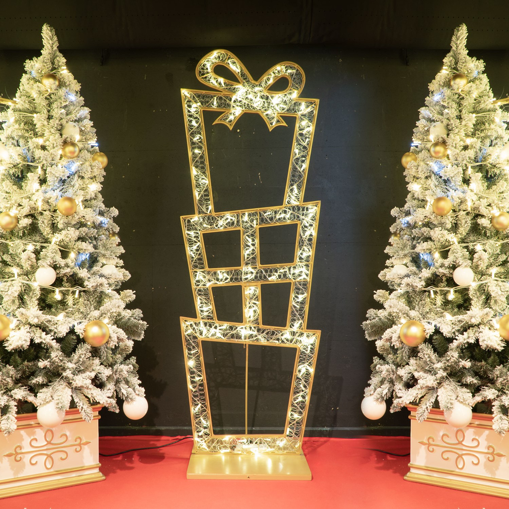 Pile de cadeaux illuminés "Lavina" - leds blanc chaud - 220 x 75 cm - 24V