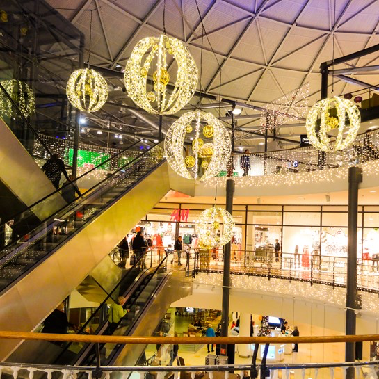 Sphère lumineuse "Riga" - 672 leds blanc chaud - 135 x 135 x 135 cm - 24V