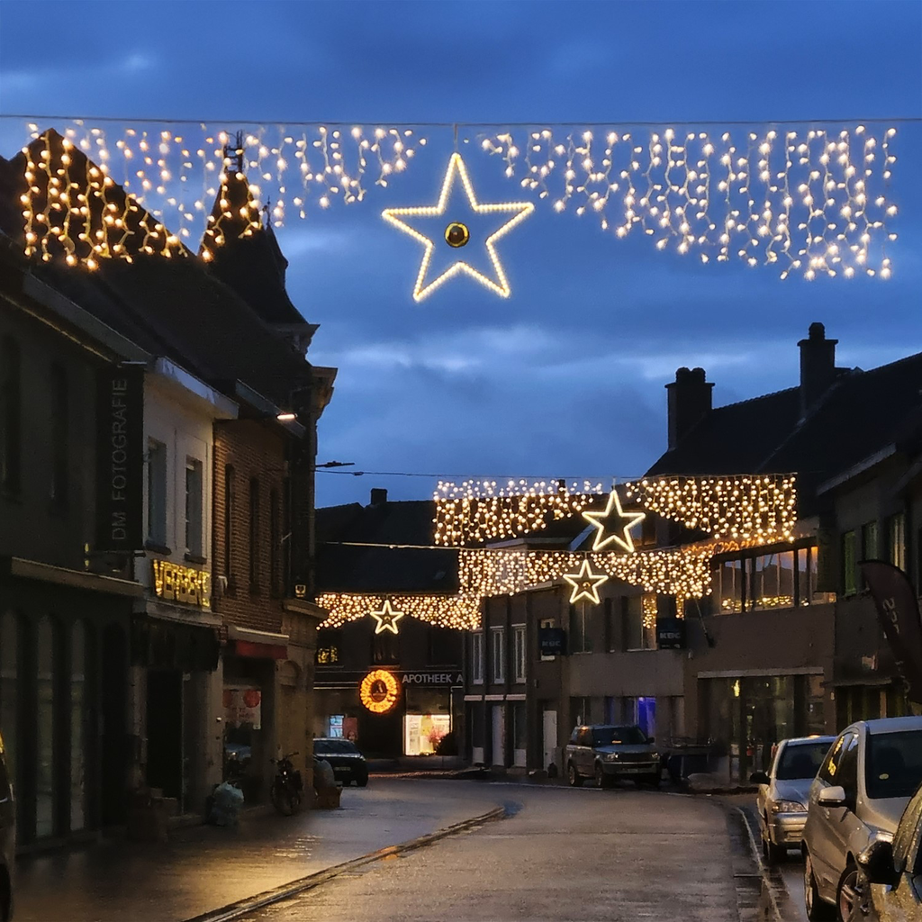 Theaterlight flash caoutchouc (sans alimentation) - 6 x 1.2 m - 390 leds blanc chaud (78 flash) - fil blanc - 230V