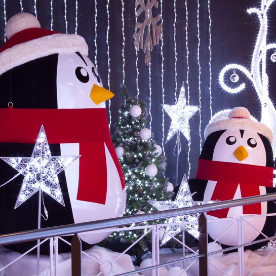 Pingouin "Douglas" - noir et blanc - 210 x 200 x 135 cm - 230V